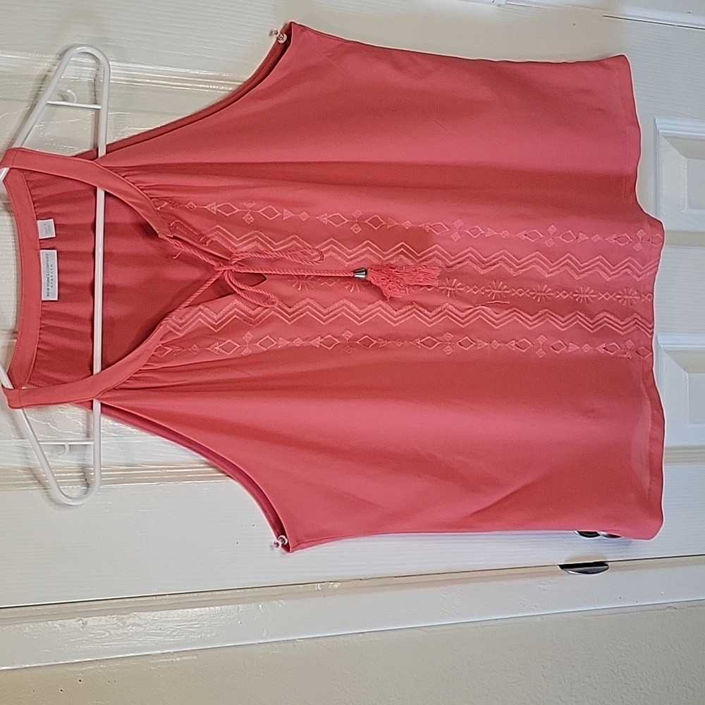 New York and Co. Stretch Peach Top